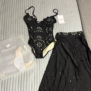 Black and Cream Swimsuit Set